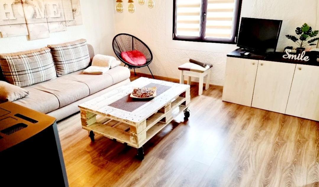 Apartman Malia - Nice&Cozy Ðurđevac Exterior foto